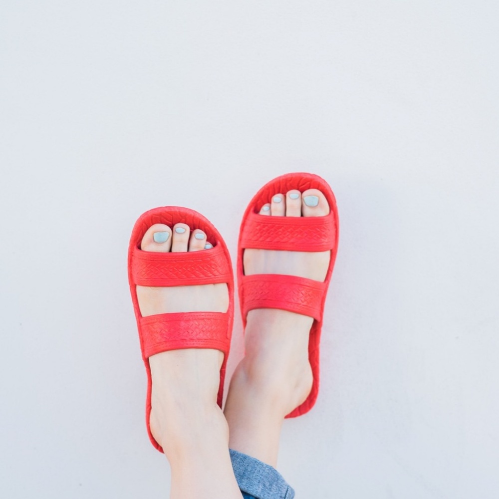 NWT Pali Hawaii Sandals Red ❤️